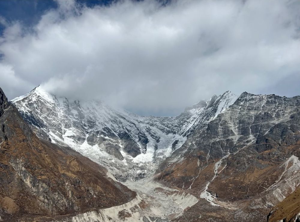 Langtang Trek trail with Himalayan mountain views